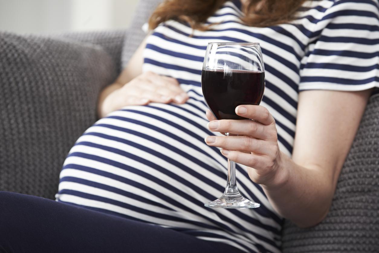 Grossesse : comment l’alcool impacte le cerveau du fœtus