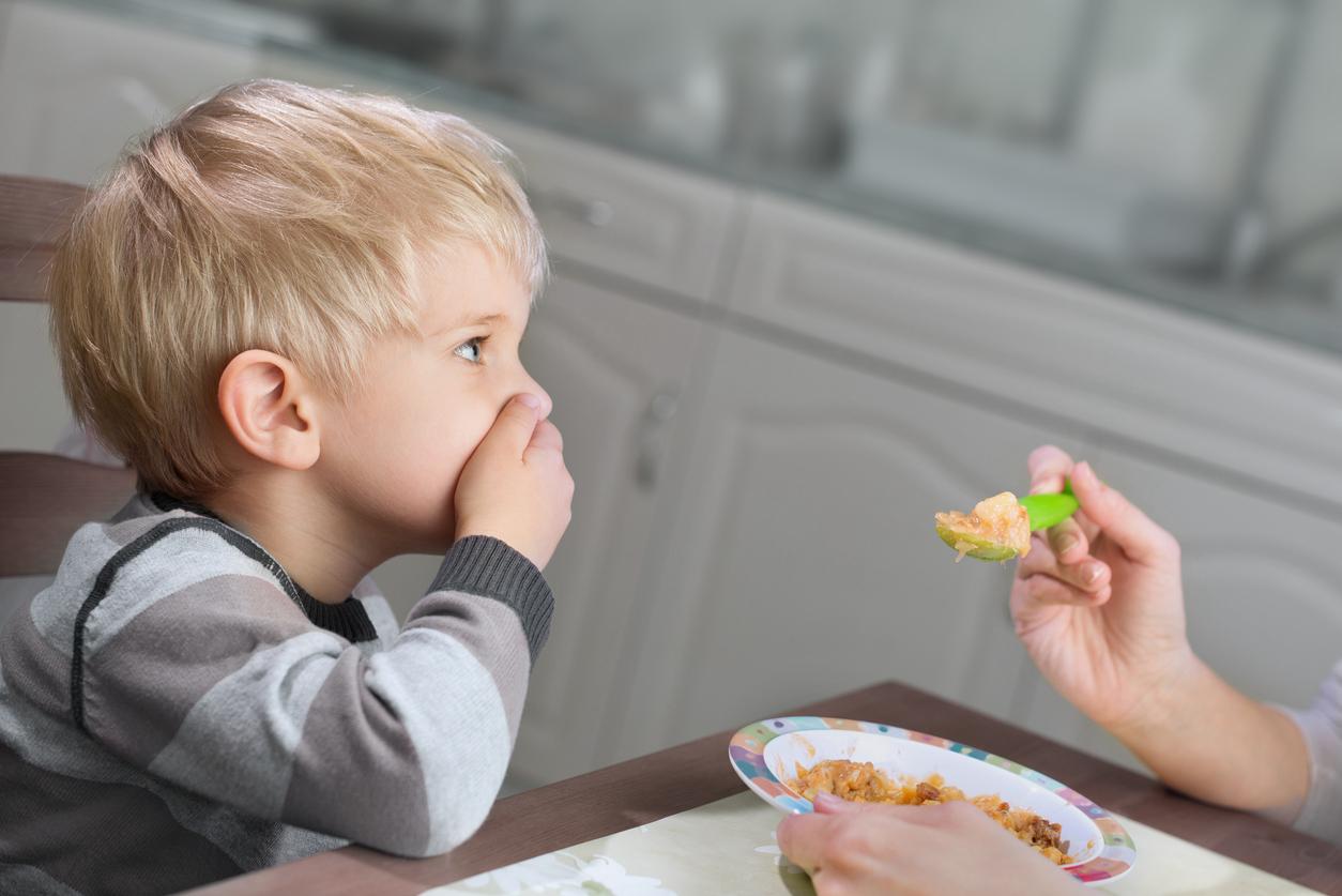 Votre enfant mange moins quand il fait chaud : quand faut-il s'inquiéter ?