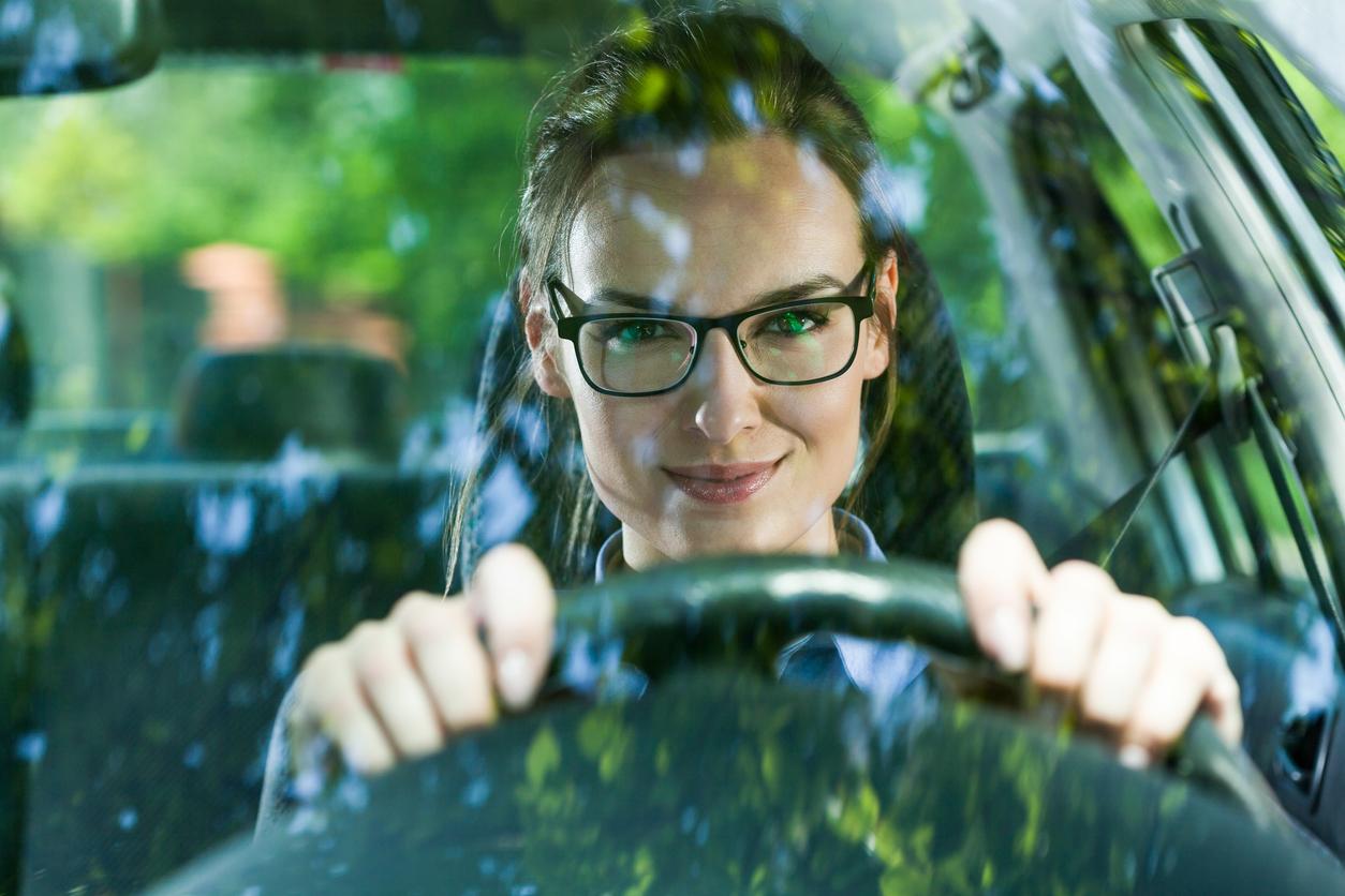 Départ en vacances : pensez à bien mettre vos lunettes de vue sur la route