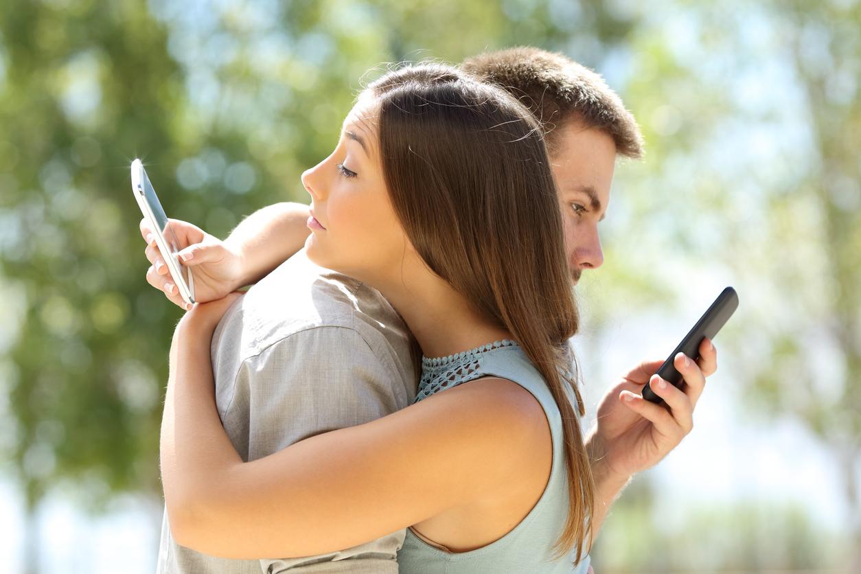 Pourquoi certains mensonges renforcent parfois les couples