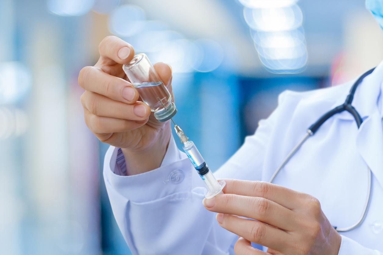 Vaccination : les pharmaciens, les infirmières et les sages-femmes peuvent enfin prescrire