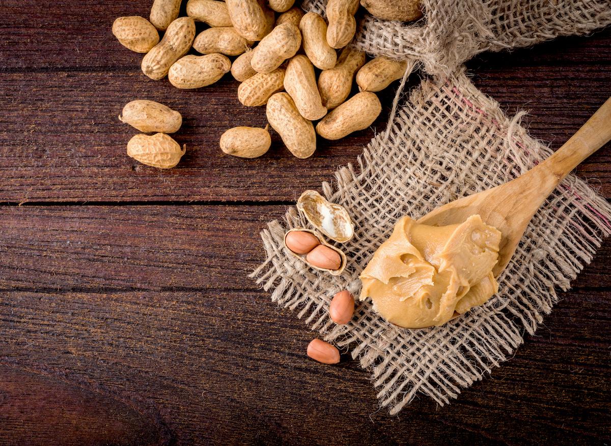 Cancer : manger des cacahuètes augmente le risque de propagation