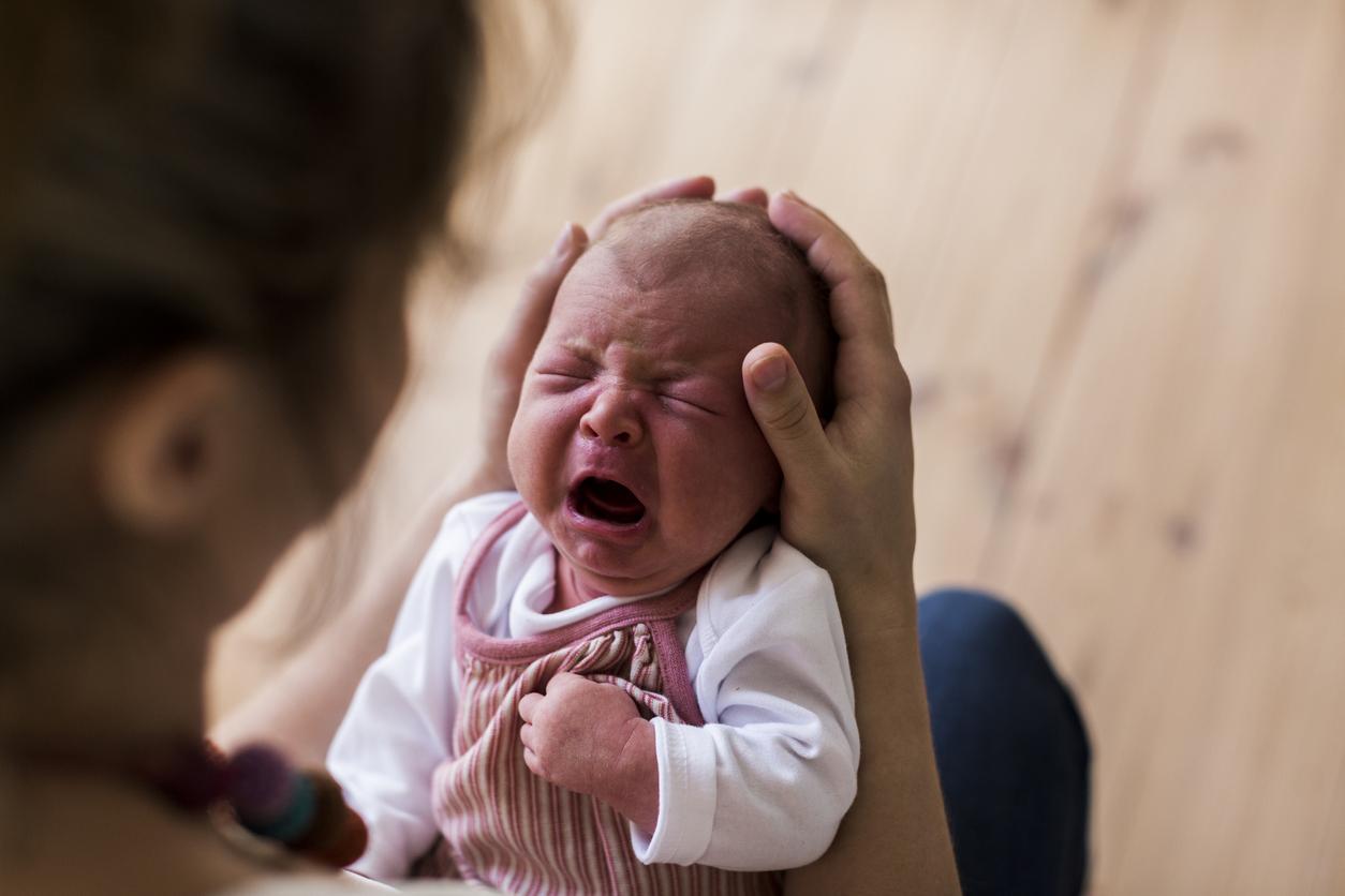 Bébé qui pleure : pourquoi faut-il le consoler ?