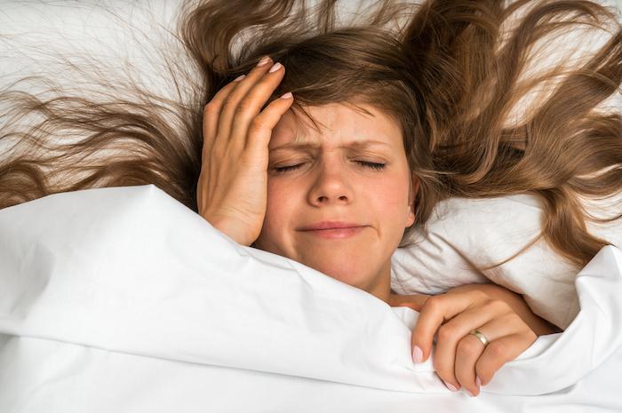 Troubles du sommeil : mal dormir augmente la douleur le lendemain