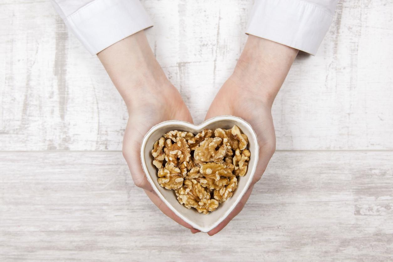 Santé cardiovasculaire : manger des noix est bon pour les patients diabétiques