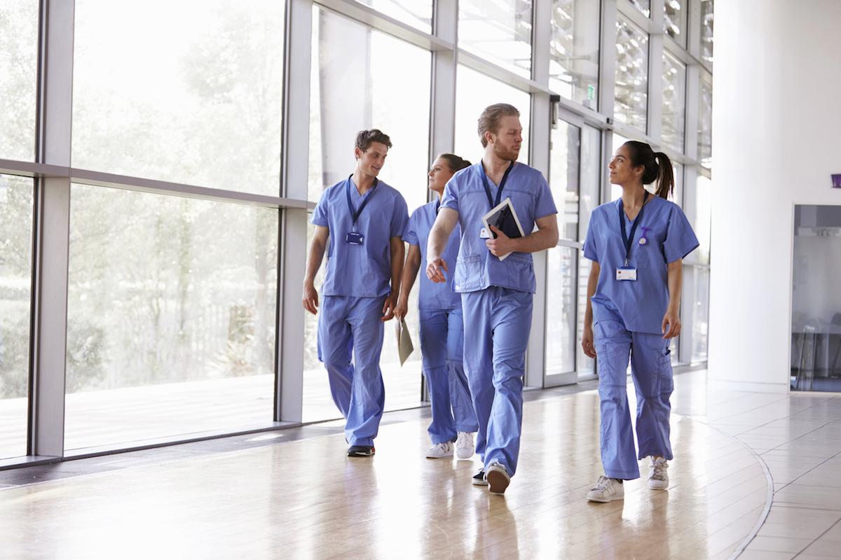 Hôpital : les internes dépassent largement les 48 heures de travail par semaine