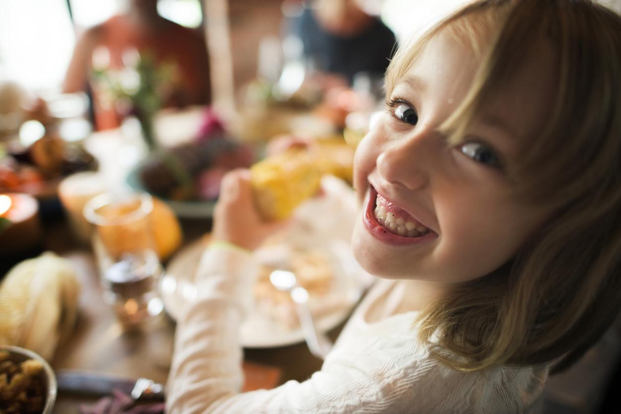 Pour que votre enfant mange sainement… Apprenez-lui la bienveillance