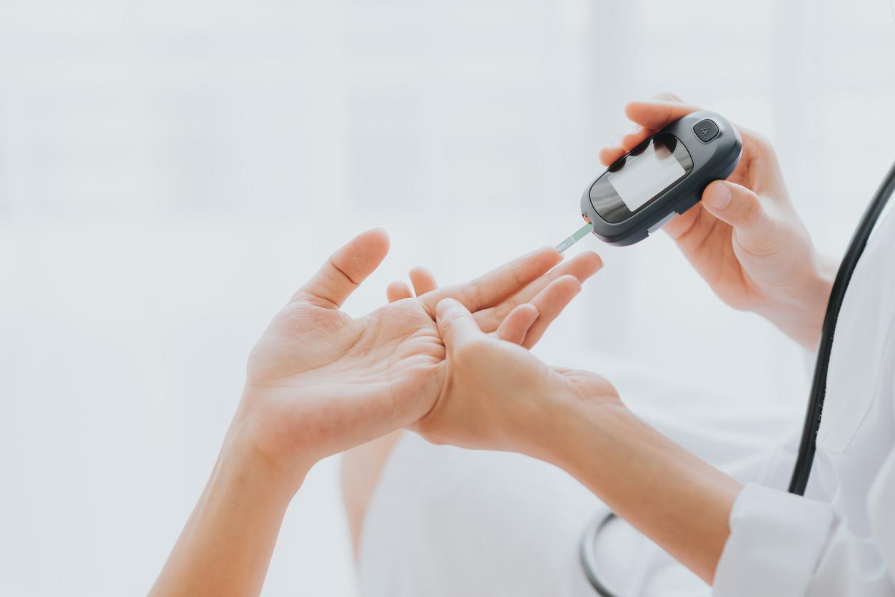 Diabète : bientôt un patch indolore pour surveiller la glycémie ?