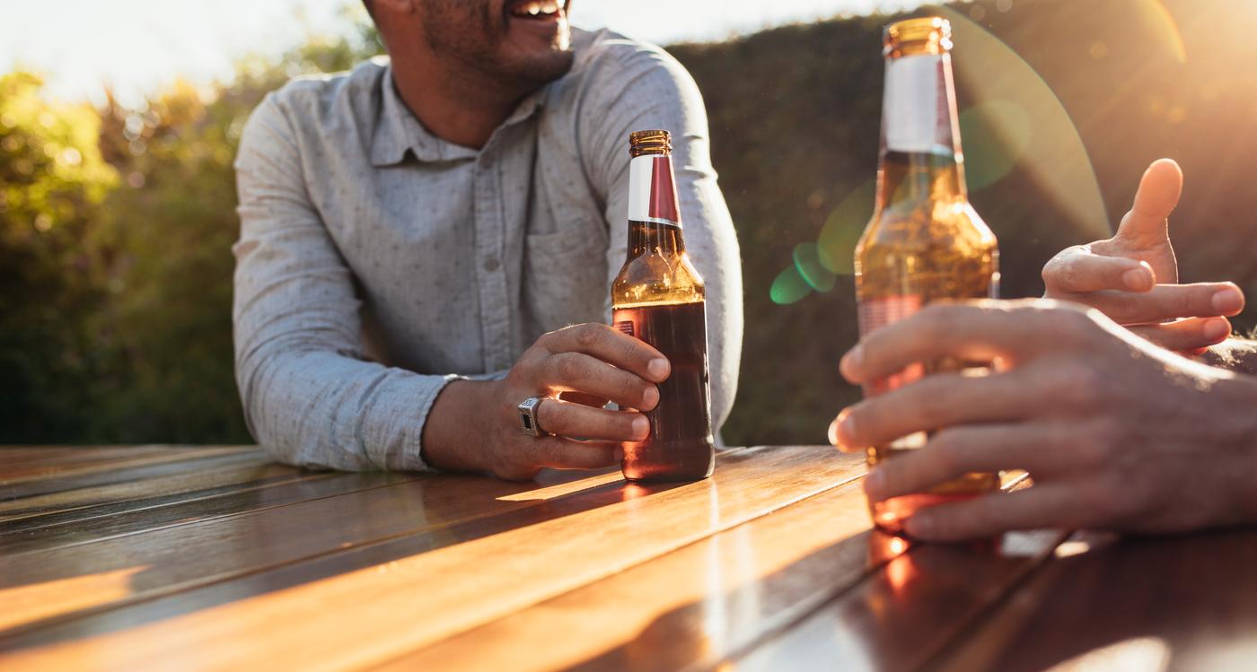 FIV : les hommes qui boivent de l’alcool auraient moins de chances d’avoir un enfant 
