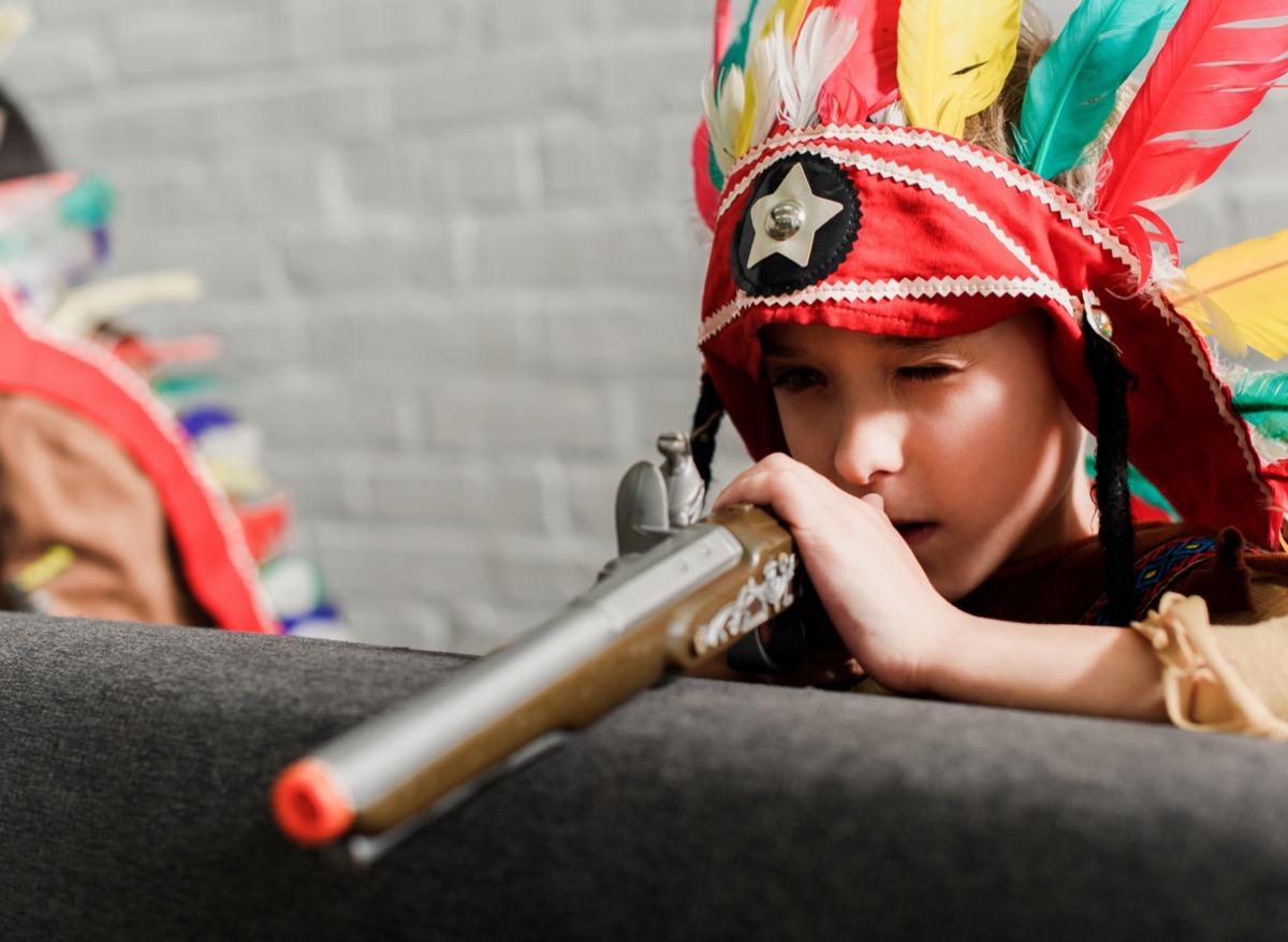 Jeux pour enfants : les blessures aux yeux en hausse à cause des jouets-armes