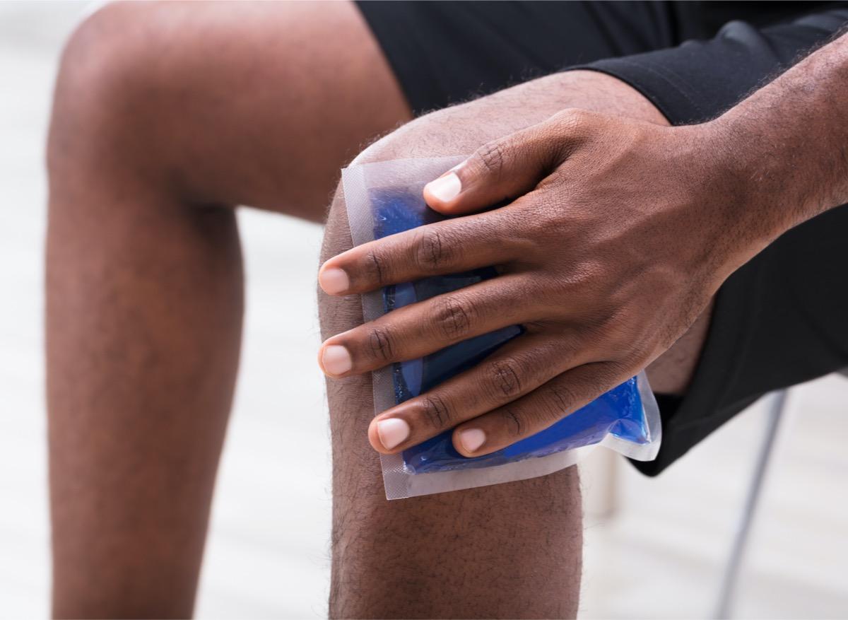 Poser de la glace sur une blessure musculaire : ce n’est pas une bonne idée !