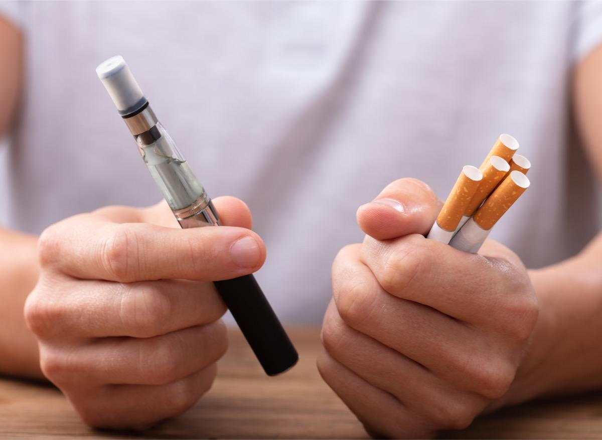Covid-19 : le tabac mais aussi la cigarette électronique aggraveraient les symptômes  