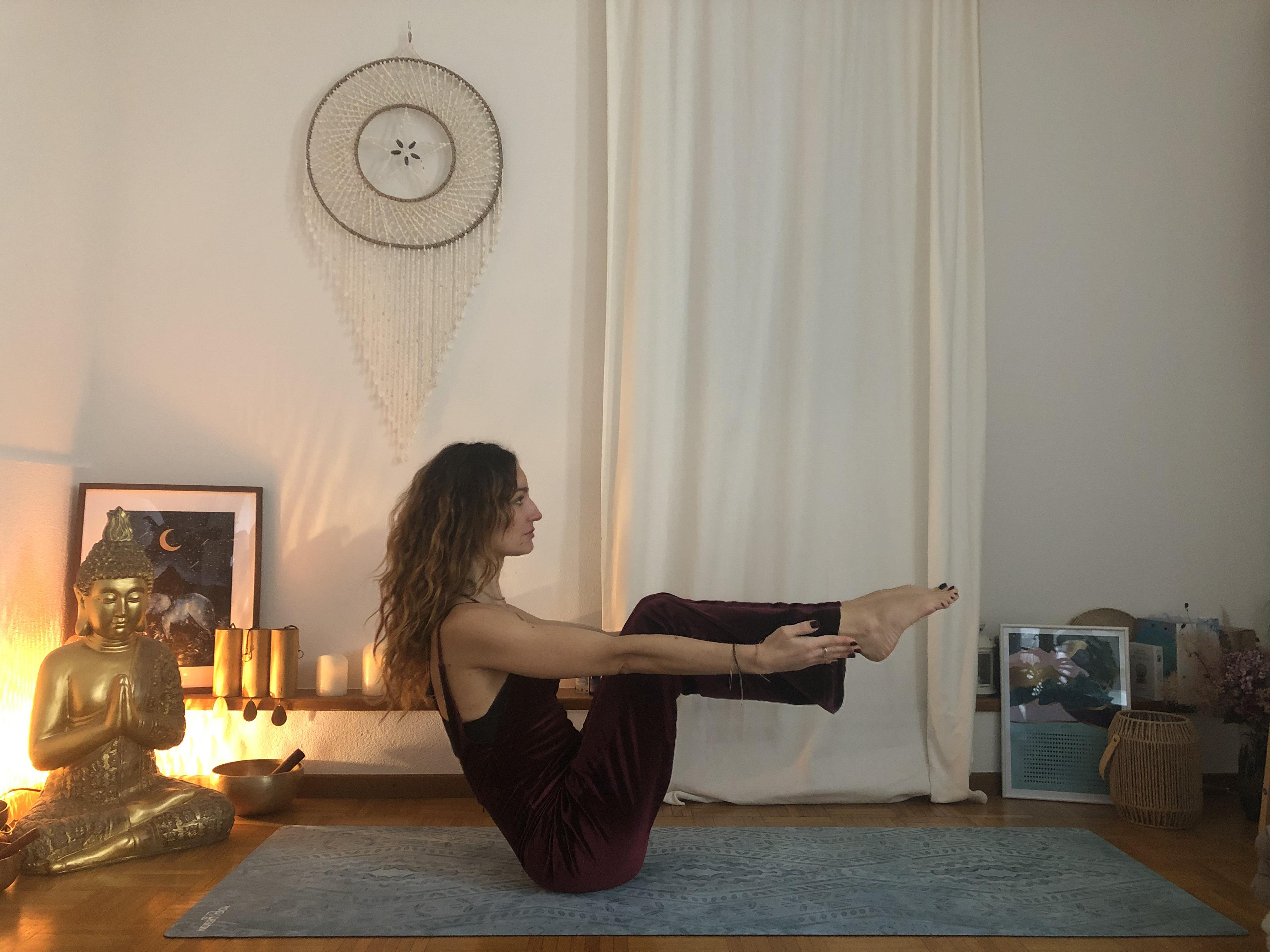 5 postures de yoga pour bien vivre la ménopause