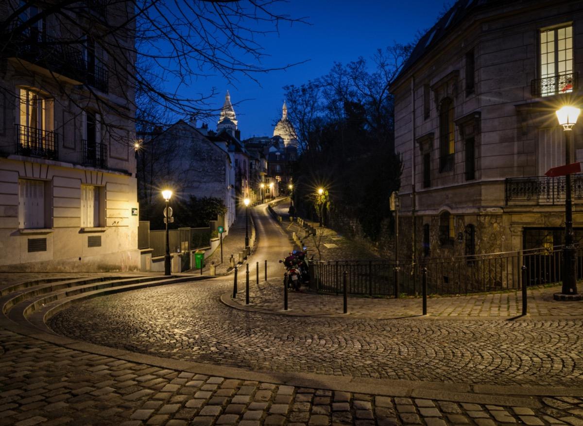 Le couvre-feu nuit-il à notre santé mentale ? 