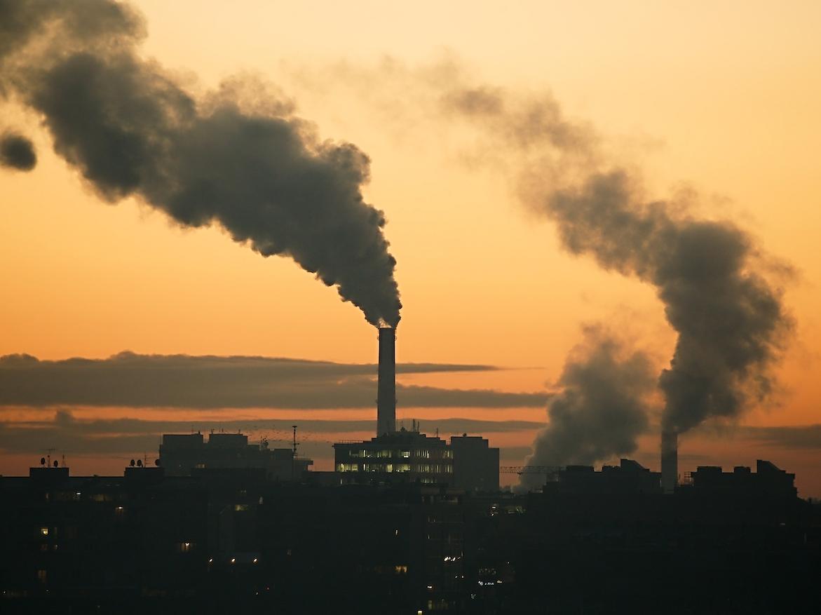 La pollution de l’air serait responsable de 18% les décès liés à la Covid-19 en France