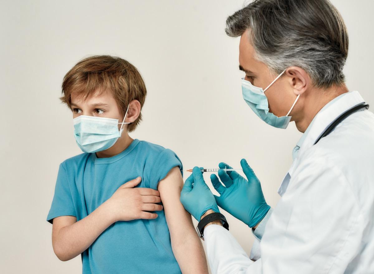 Retard dans la vaccination des enfants : l’OMS alerte sur un risque de \