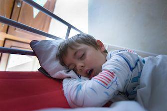 Obésité infantile : l'apnée du sommeil double le risque