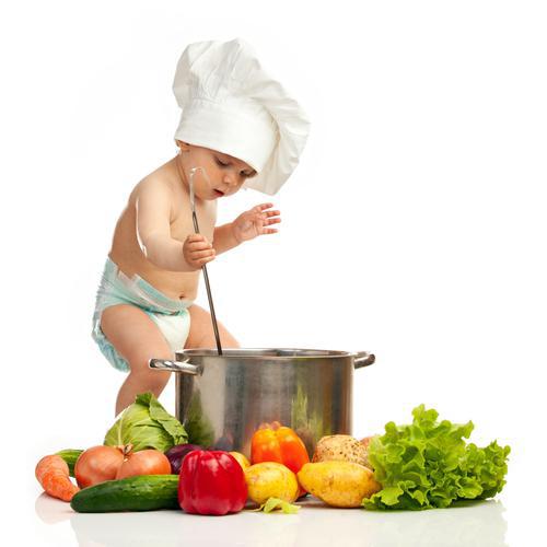 Aliments pour bébés : les produits industriels aussi bons que le fait maison 