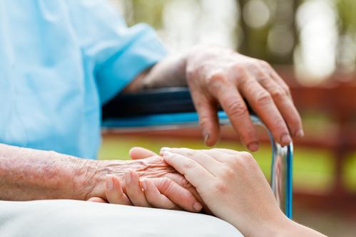Alzheimer : Juppé et Fillon d'accord sur le déremboursement des médicaments