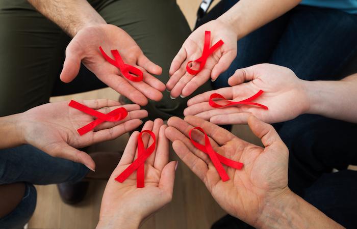 VIH : les patients vieillissent avec une santé précaire