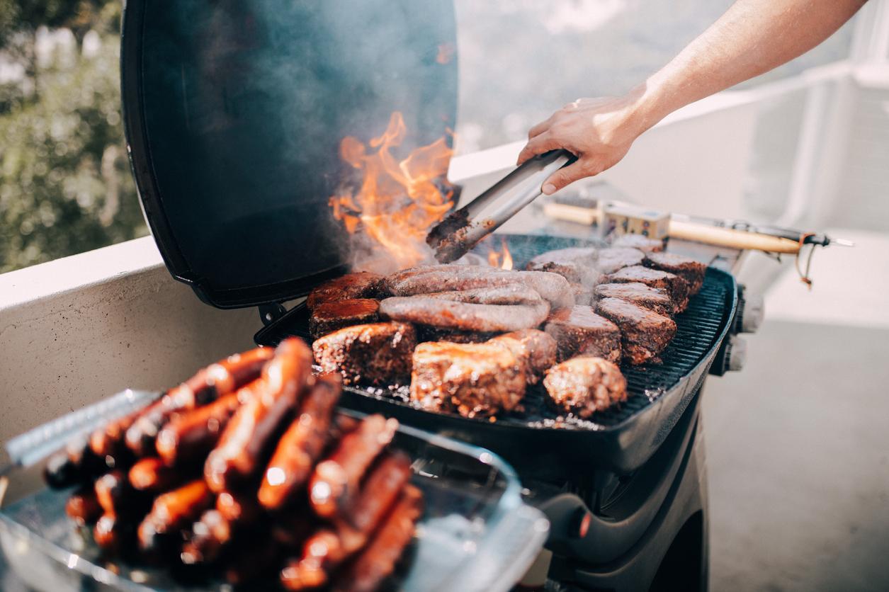 La consommation de viande grillée accroit le risque d’hypertension
