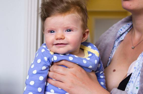 Pourquoi les bébés nous sourient 