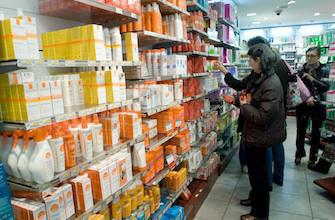 Automédication : le monopole des pharmacies remis en cause