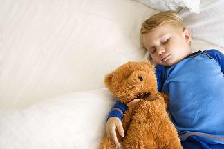 Coucher les enfants à heure fixe réduit les troubles du comportement