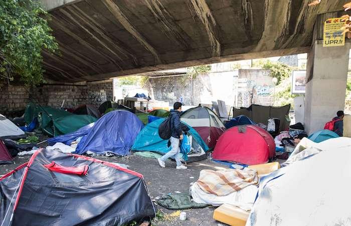 Gale : 150 migrants atteints dans un camp à Paris