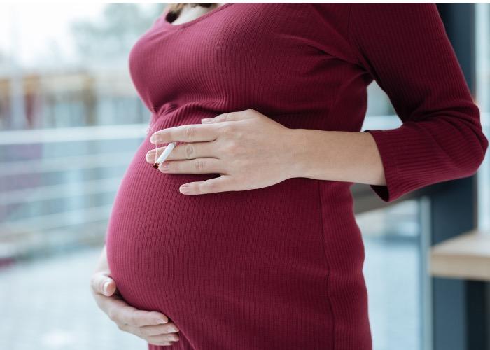 Fumer pendant la grossesse : des lésions plus sévères des bronches chez les bébés