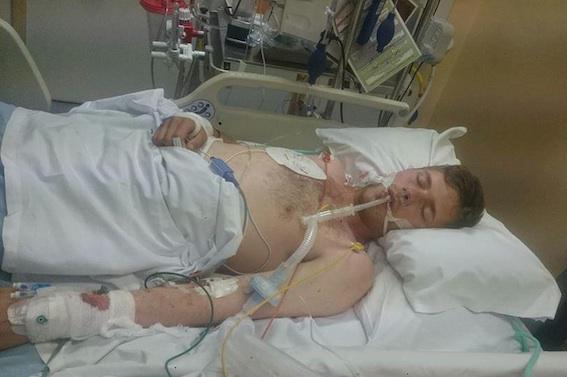 Drogues : il publie une photo de lui dans le coma pour alerter sur les risques