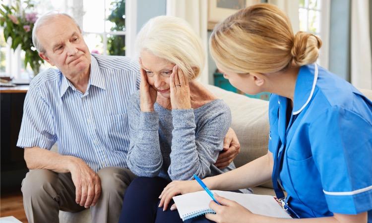 INTERVIEW - Maladie d’Alzheimer : quels signes doivent alerter ?