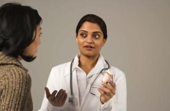 La Grande-Bretagne recrute des médecins indiens sur Skype  