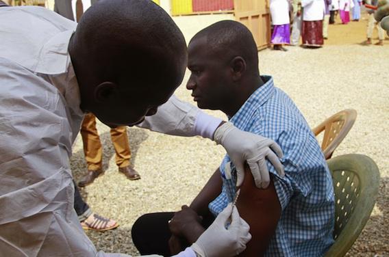 Ebola : nouveaux résultats encourageants pour le vaccin VSV-EBOV