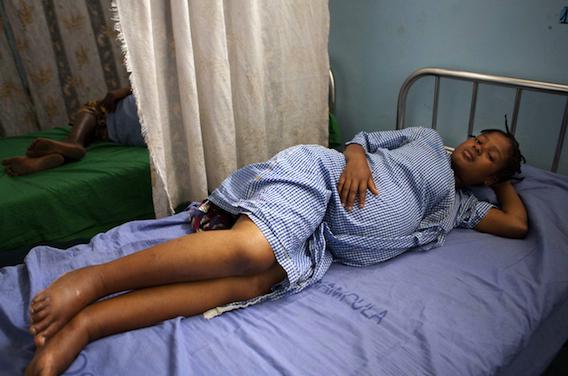 Ebola : les femmes enceintes, victimes collatérales du virus