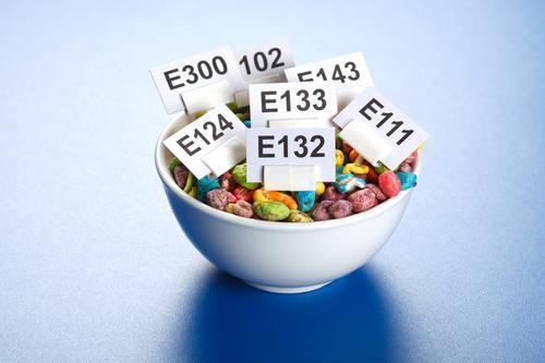 Additifs alimentaires : quatre substances mises en cause