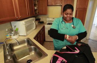 La visite à domicile d'une Infirmière fait baisser la mortalité maternelle