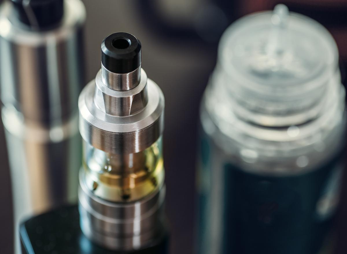 Cigarette électronique : deux substances potentiellement néfastes pour les  bronches