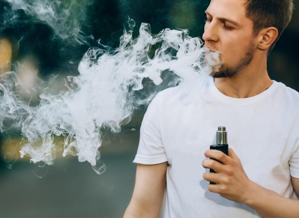 Cigarette électronique : la nicotine serait néfaste pour les voies  respiratoires