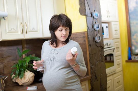 Grossesse : le paracétamol fait courir des risques au bébé