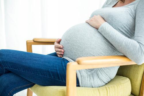 Perturbateurs endocriniens : les femmes enceintes ignorent les risques