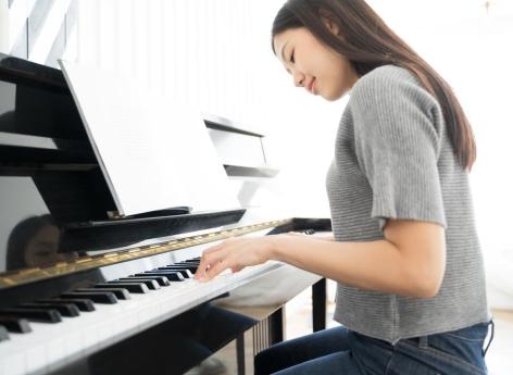 Apprendre le piano à l'âge adulte - Chez Madame Piano