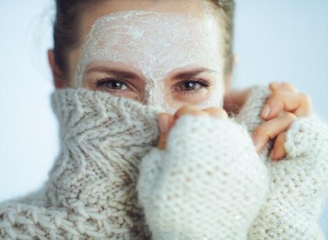 Peau sèche : 5 conseils d’une dermatologue pour la protéger cet hiver 