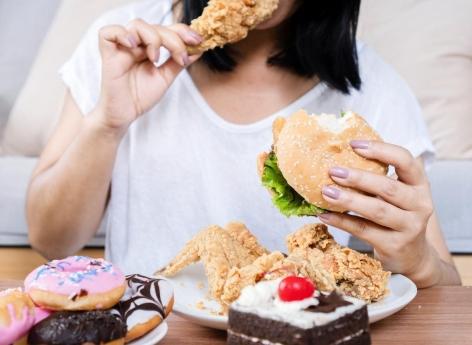 Frénésie alimentaire : 3 conseils pour lutter contre les crises de boulimie