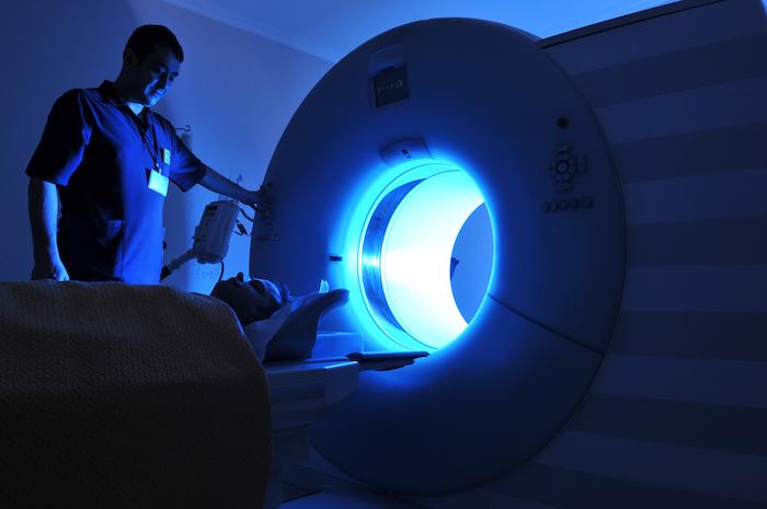 Examen aux rayons X : les personnes obèses sont plus à risque de développer un cancer