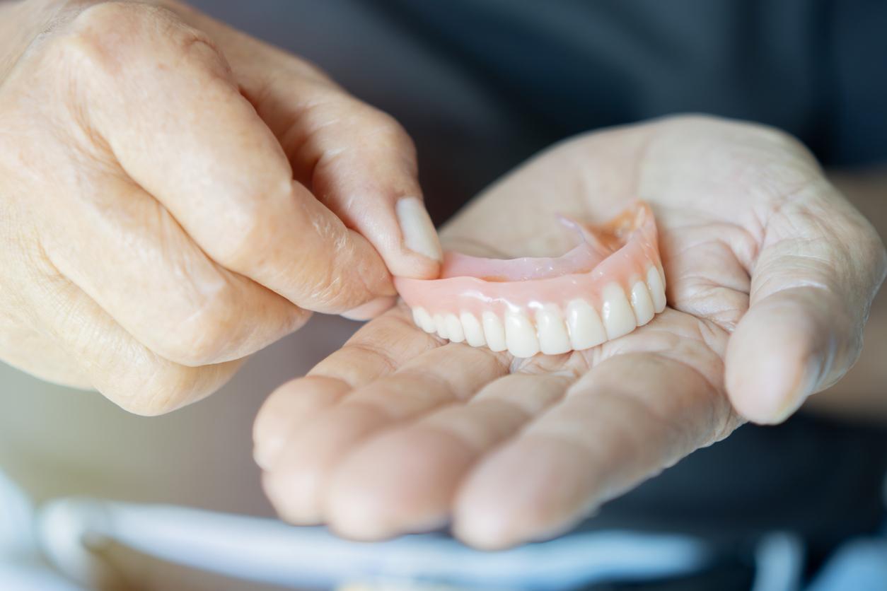 Pourquoi la perte de dents est liée à de graves risques pour la santé chez ls séniors