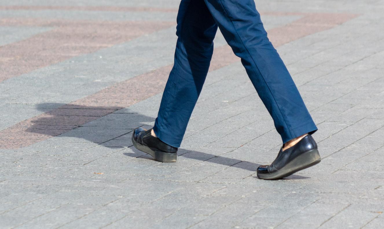 Marcher 15 minutes d’affilée serait plus bénéfique que 8.000 pas dispersés
