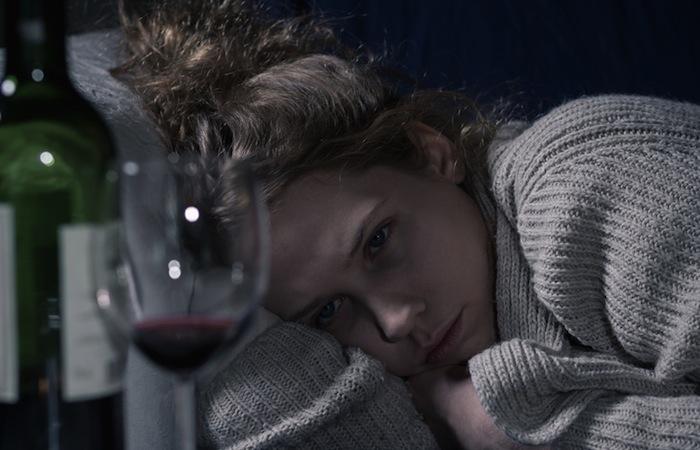 Anxiété sociale : l'alcool augmente les risques de dépendance chez les timides