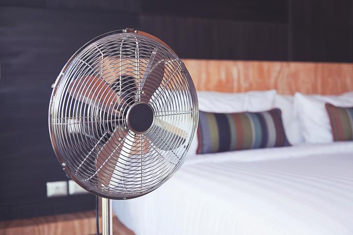 Canicule : pourquoi dormir avec un ventilateur est-il mauvais pour la santé ?