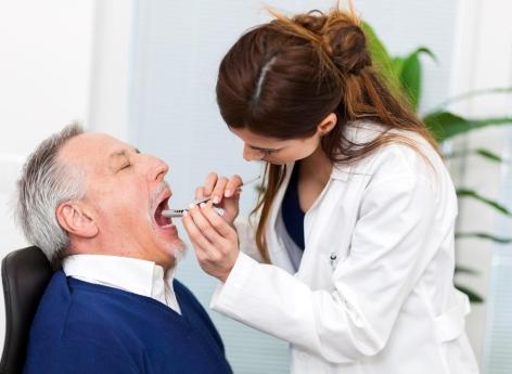 Cancer de la bouche : 6 symptômes qui doivent alerter